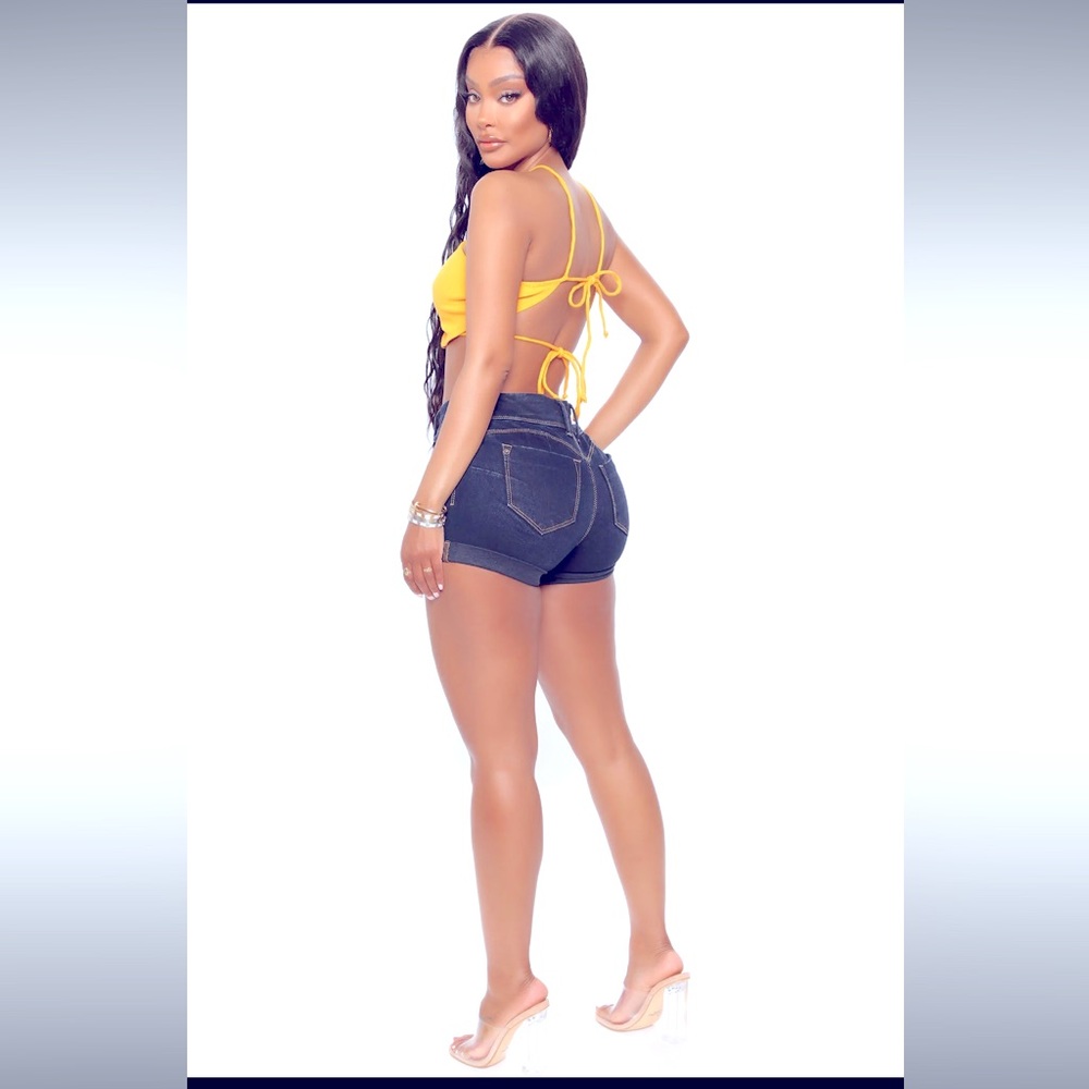 NWT Size 15 Fashion Nova Booty Lifter Roll Cut Denim Shorts-Dark Wash
